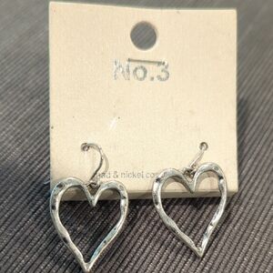 Earrings Chic Silver Heart NWOT